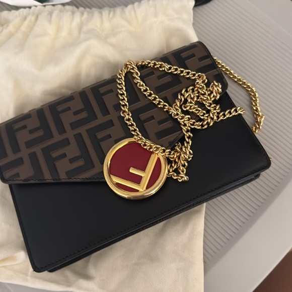 Fendi Wallet on chain classic - Picture 7 of 9